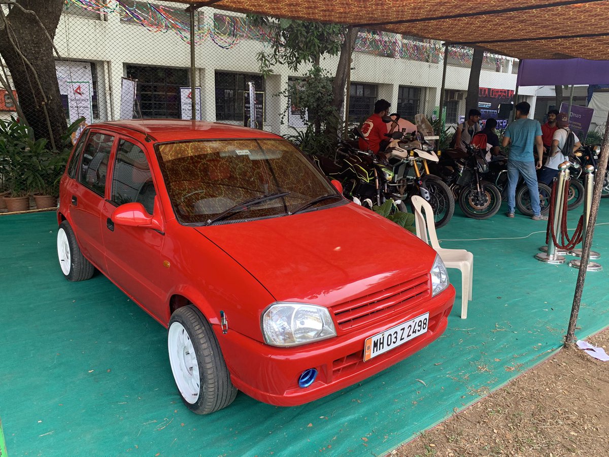TheRenecLewis's tweet photo. Had a lovely day interacting with the students of @dbit_mumbai at the college festival and talking about cars and motorcycles and innovation in this industry. Thank you having us at your esteemed institute in Mumbai #Mumbai #mumbaipetrolheads #teamFS #donboscokurla #speedysailor https://t.co/BqXNP58Gvq