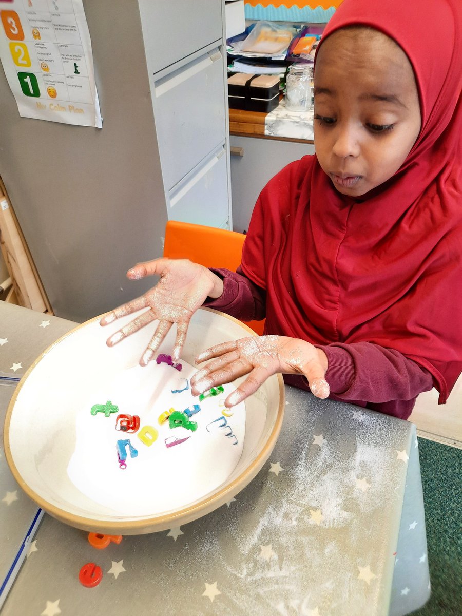 Our young people enjoyed some sensory play today. There was snow, orbeez and magic sand! 🌟 🤩 ⭐ 🌠