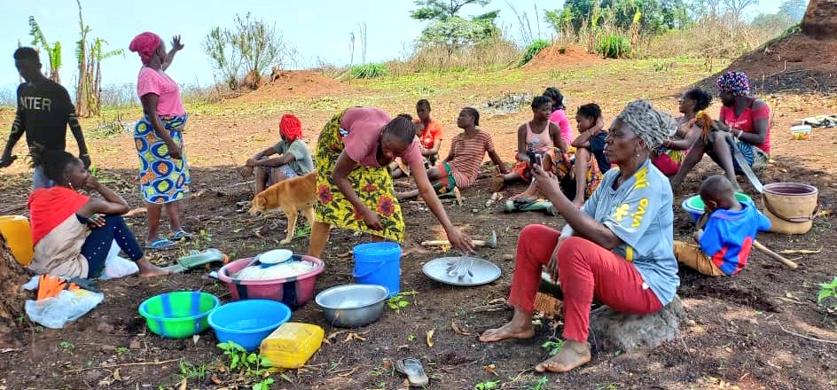 EntenteP's tweet photo. #ActionConcertée
Autonomiser les jeunes c'est d'avance pouvoir la #Paix dans nos localités.
Les jeunes des #AJELCOPs de #Kobela et #Boola s'activent pour l'aménagement de leurs espaces agricoles grâce à générosité du @PBF_Guinee
@OIMGuinee
@Onudhguinee @unfpa_guinee https://t.co/3hxZ6ii0pl