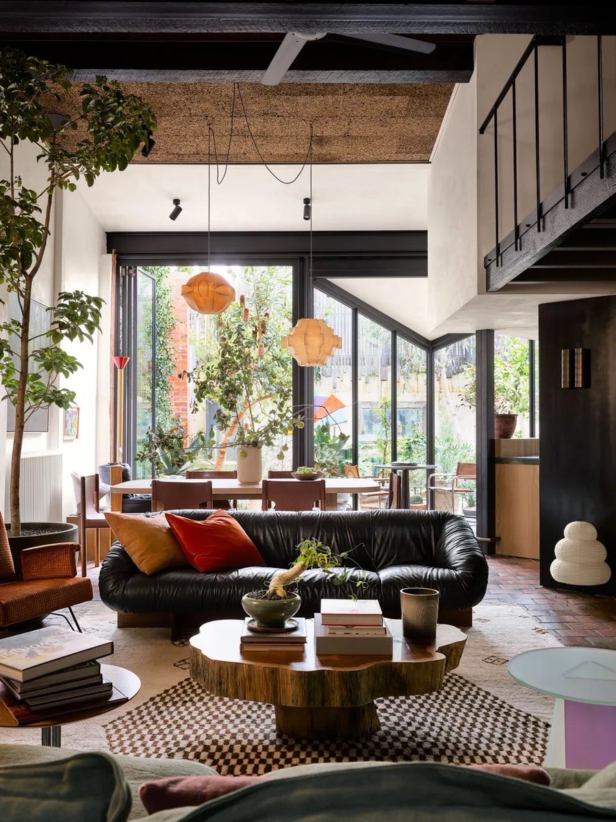 thatssohaute's tweet photo. troye sivan’s house is everything https://t.co/qu1t4Are9r