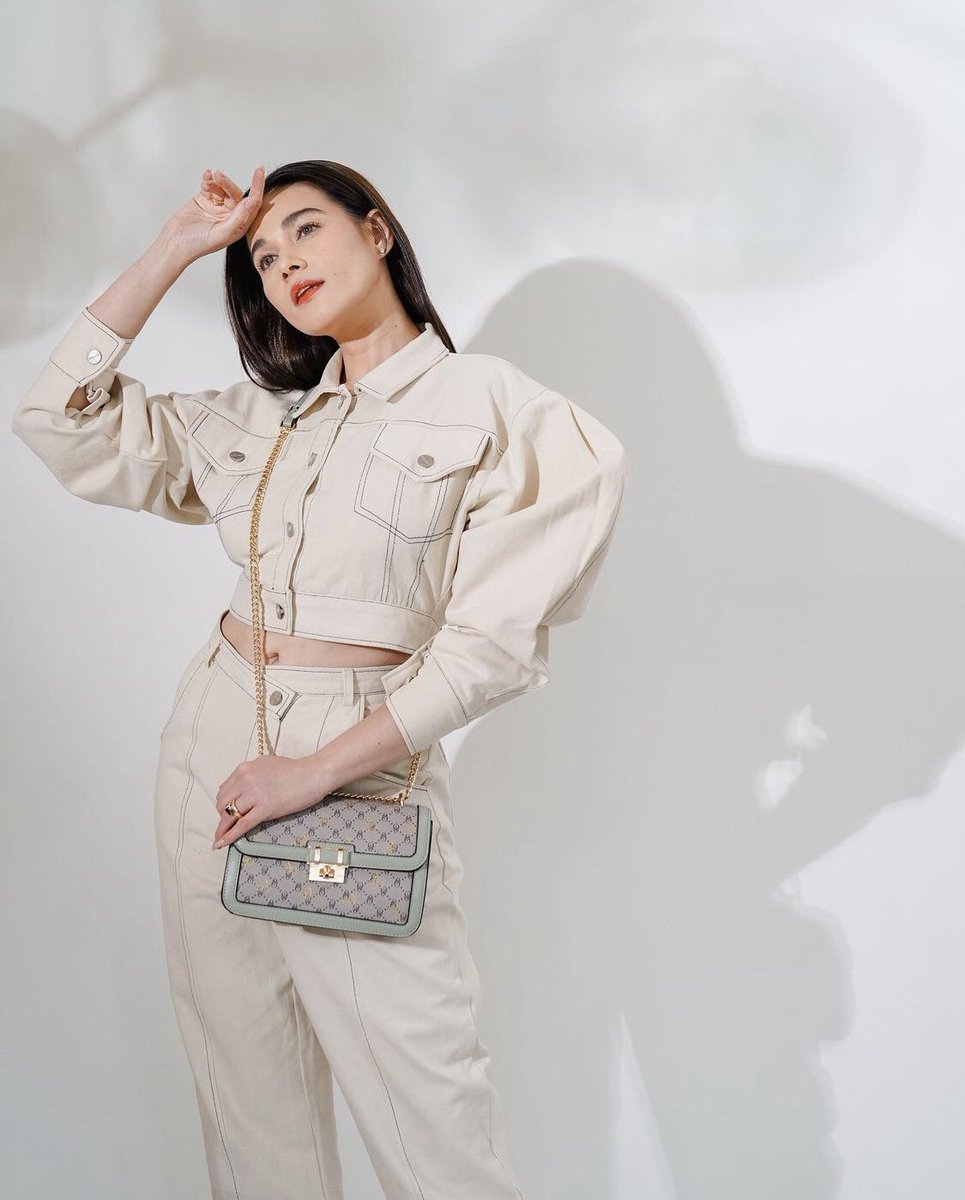 MovieQueenBea's tweet photo. "Nothing haunts us like the purse we didn't get!" 🤣🤣🤣

Get this fabulous bag at Secosana ❤️ Life is too short to even think twice ladies! 😉

#BeaForSecosana

©️ #BeaAlonzo's IG https://t.co/qocC2QpAys