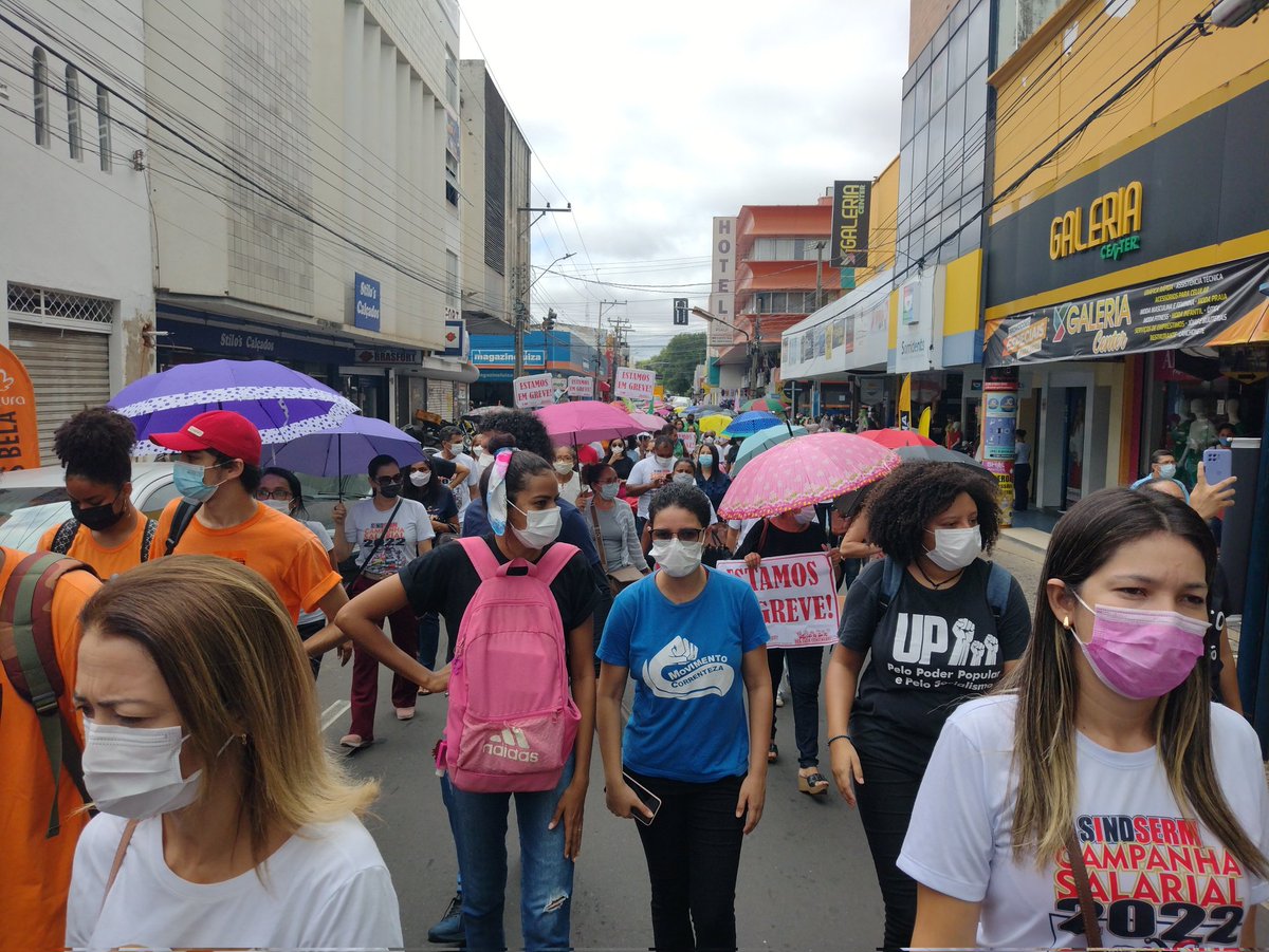 Sindserm's tweet photo. Ato unificado em defesa da Educação, Transporte e Moradia #SosTeresina #GreveEducacaoThe https://t.co/cvkfnRH82O
