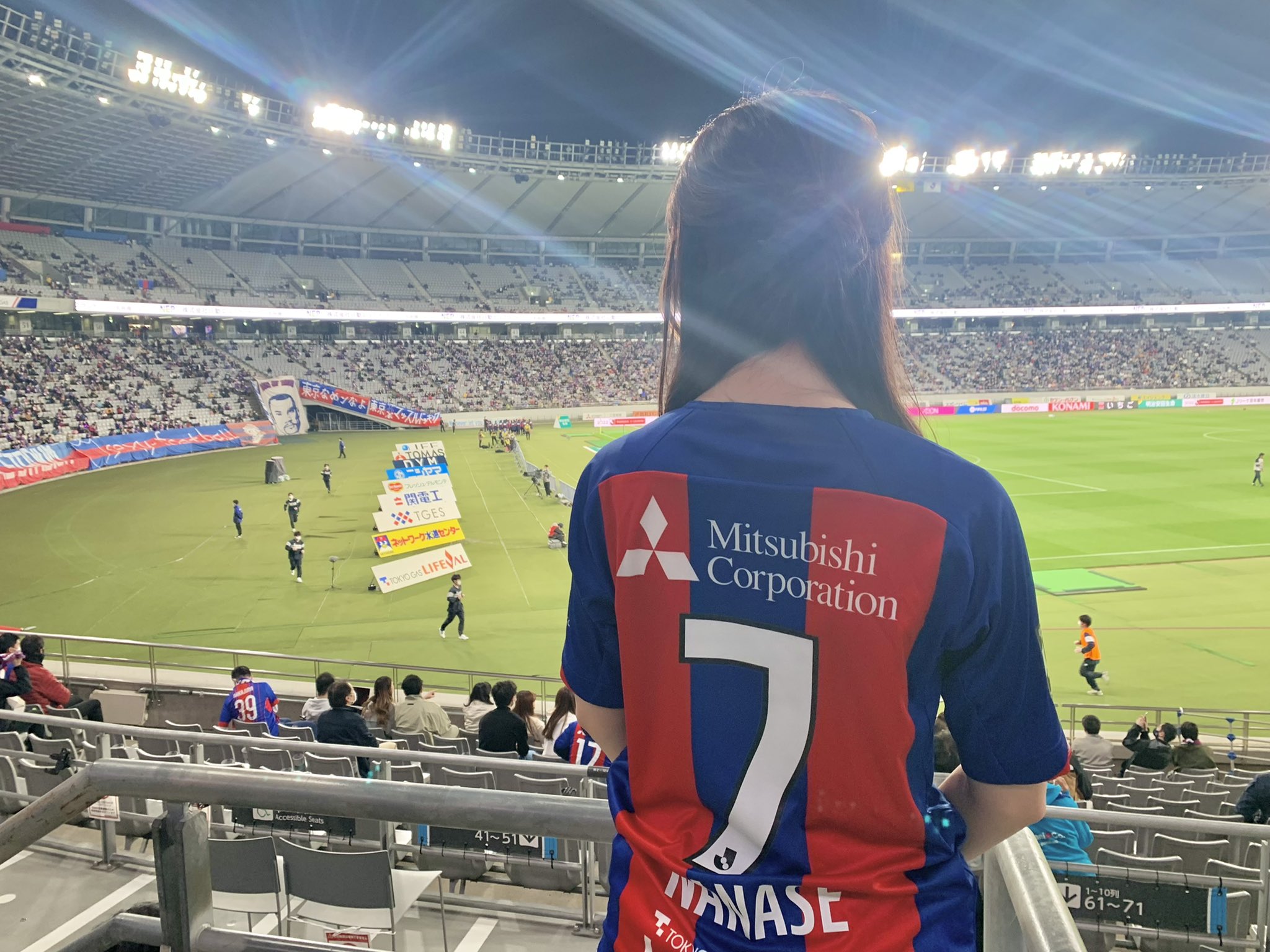 廣川 奈々聖 9 22 1st写真集発売 頂いたユニフォームを着て Fc東京とヴィッセル神戸の試合を 観に行きました 久しぶりの生観戦が あまりに面白い試合で ずっと大興奮だった ᴗ 後半怒涛の3ゴール めっちゃ痺れたな 選手の皆さん