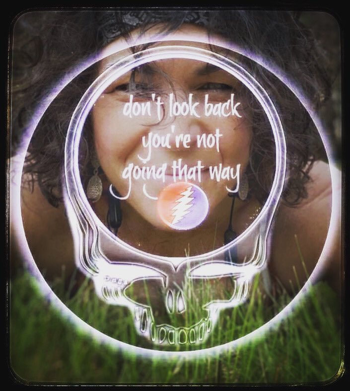Only look back to see what it is you need to let go of. #youcanlookbackbutdontstare #beherenow #GratefulDead #conscioushealing #lovethemomentyouarein 🙏🏼