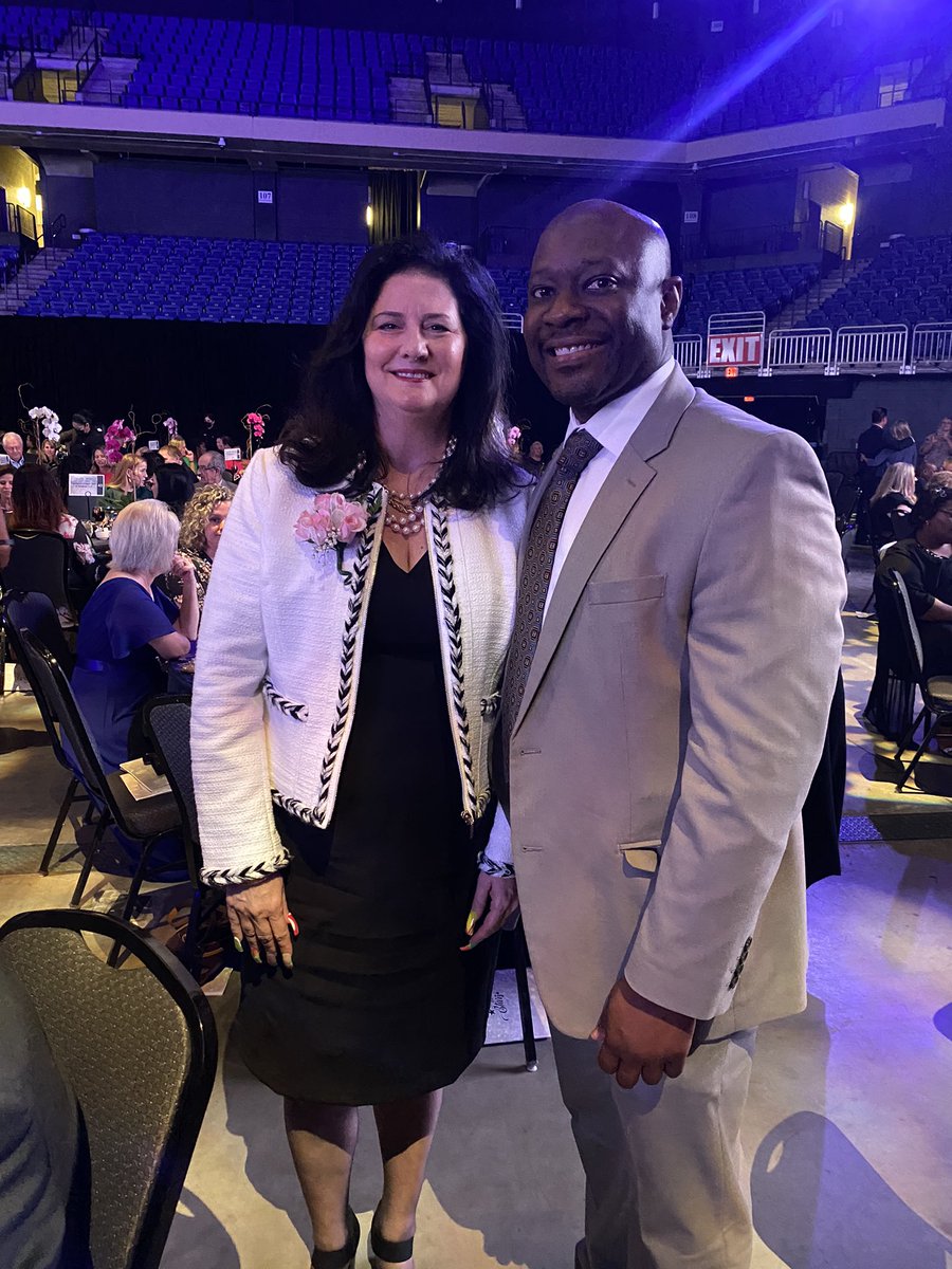 kahlams's tweet photo. About last night!! Amazing evening full of celebrations and stars.✨ It was an honor to celebrate Kahla’s TOTY, Mrs. Turner @ScienceCFISD   Congratulations to you and thank you for all you do to support our campus and students! #EveryKnightEveryDay #CFISDSalute #CFISDSpirit https://t.co/hVHIJPNP8o
