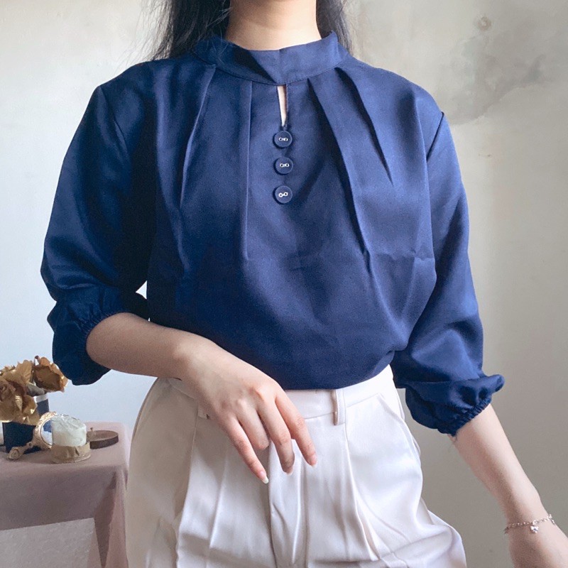 _whie's tweet photo. Akhirnya nemu atasan ala korea
Kelihatannya mewah and elegant bgt
Bahannya adem,glossy,ada kancing bagian belakang n harganya dijamin murah bgt kak

Cus kepoin

https://t.co/0HNSqBko4k

https://t.co/W9oRMDdW6C 

#ShopeeID
#ShopeeUndangNCTDream
#racunshopee 
#rekomendasioutfit https://t.co/rF0cqLY3tk