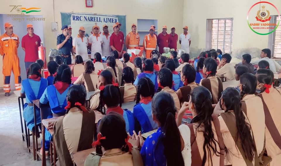 06NDRF's tweet image. "Awareness allows us get outside of our mind and observes it in action"
06/04/2022#Team6NDRF
#CommunityAwarenessProgram
💎Conducted at Government Senior Secondary School
📍Umrain♦️Distt-Alwar
🇮🇳राष्ट्रीय आपदा मोचन बल🇮🇳
#Rajasthan
@NDRFHQ
@rajeduofficial
@PIBJaipur
@ANI
@PTI_News