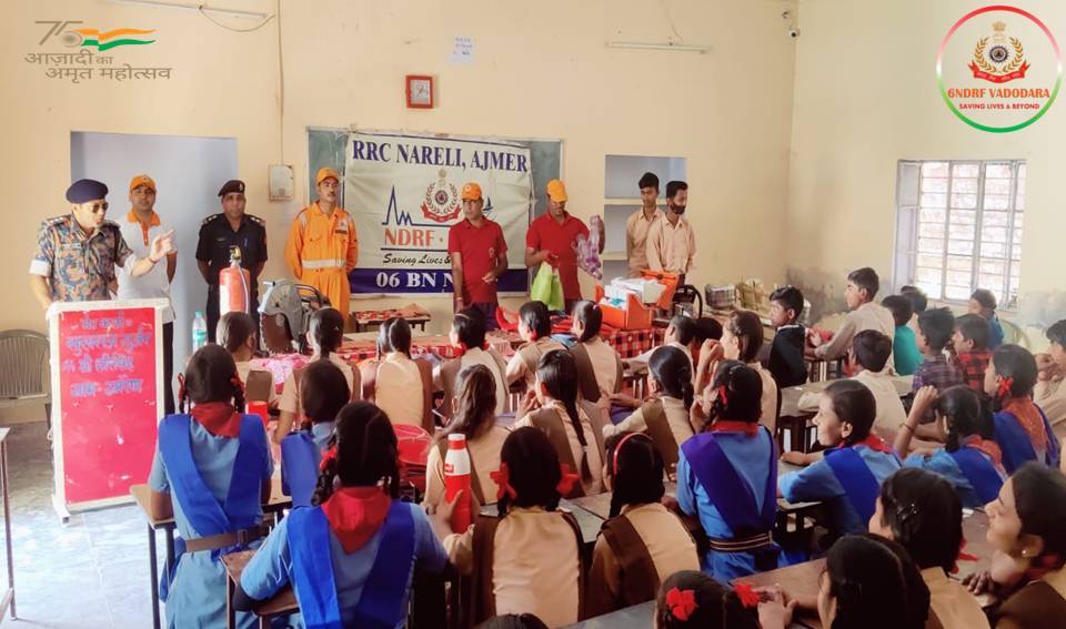 06NDRF's tweet image. "Awareness allows us get outside of our mind and observes it in action"
06/04/2022#Team6NDRF
#CommunityAwarenessProgram
💎Conducted at Government Senior Secondary School
📍Umrain♦️Distt-Alwar
🇮🇳राष्ट्रीय आपदा मोचन बल🇮🇳
#Rajasthan
@NDRFHQ
@rajeduofficial
@PIBJaipur
@ANI
@PTI_News