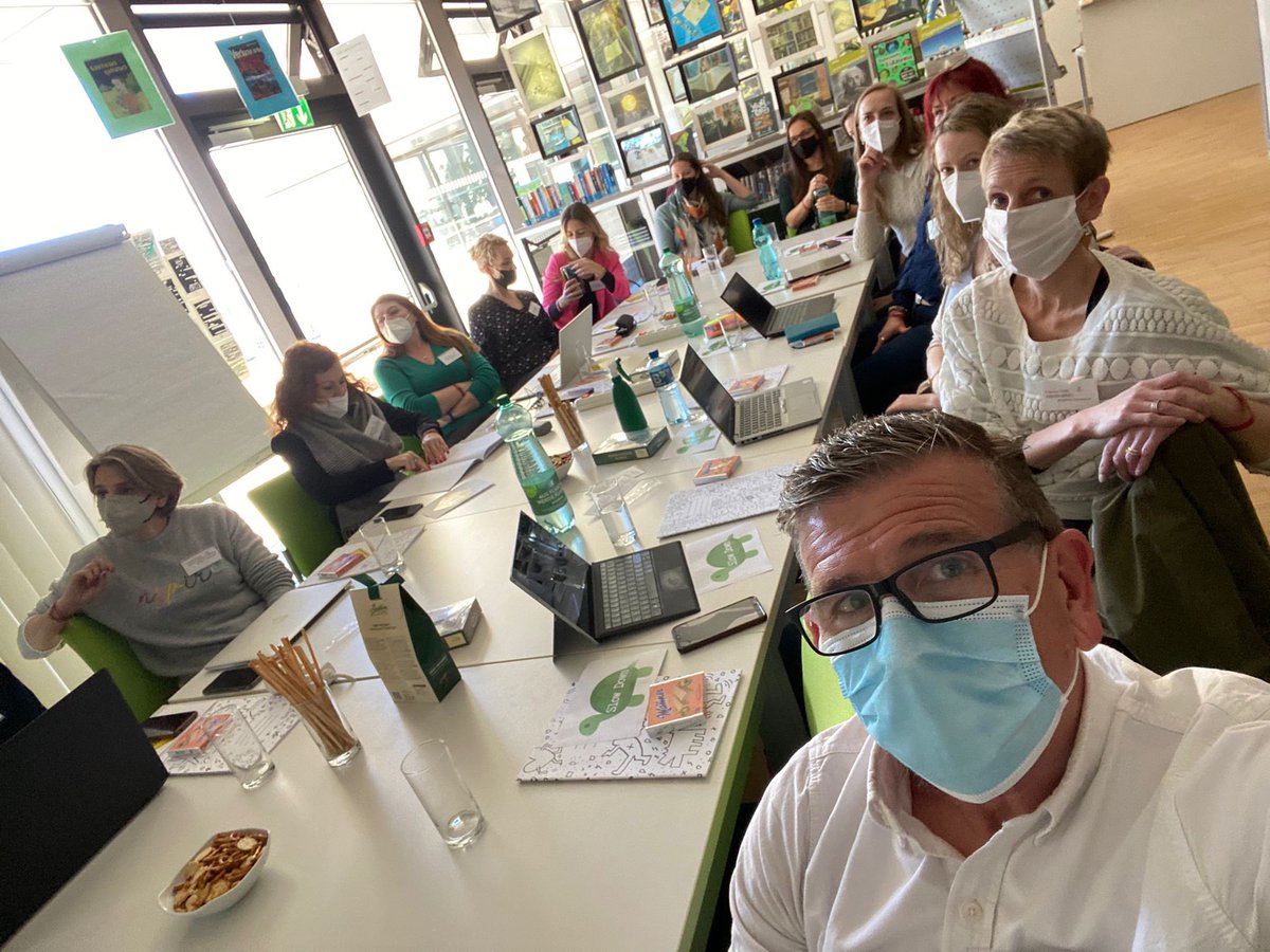 🔹Primer día en Viena del proyecto CaRE. Compartiendo buenas prácticas entre los profesores de los distintos países participantes 🇦🇹🇮🇪🇵🇱🇨🇿🇪🇸 <a href="/care_erasmus/">CaRE Erasmus Project</a> 
#colestaelena #erasmusplus #care #viena #teachercontinuousprofessionaldevelopment