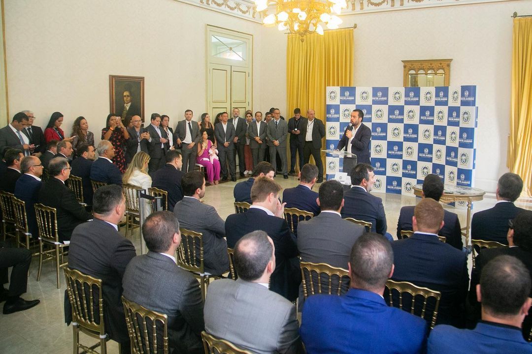 SegovRj's tweet photo. Na tarde desta terça-feira (5/4), durante a cerimônia de posse dos novos secretários do Estado do Rio de Janeiro, foi anunciado o novo secretário de Governo: Rafael Thompson.

A Segov prestigia e dá as boas vindas ao novo secretário! 👏🏼

📸: Paulo Fernandes

#SegovRJ https://t.co/T7DWtbb3fK