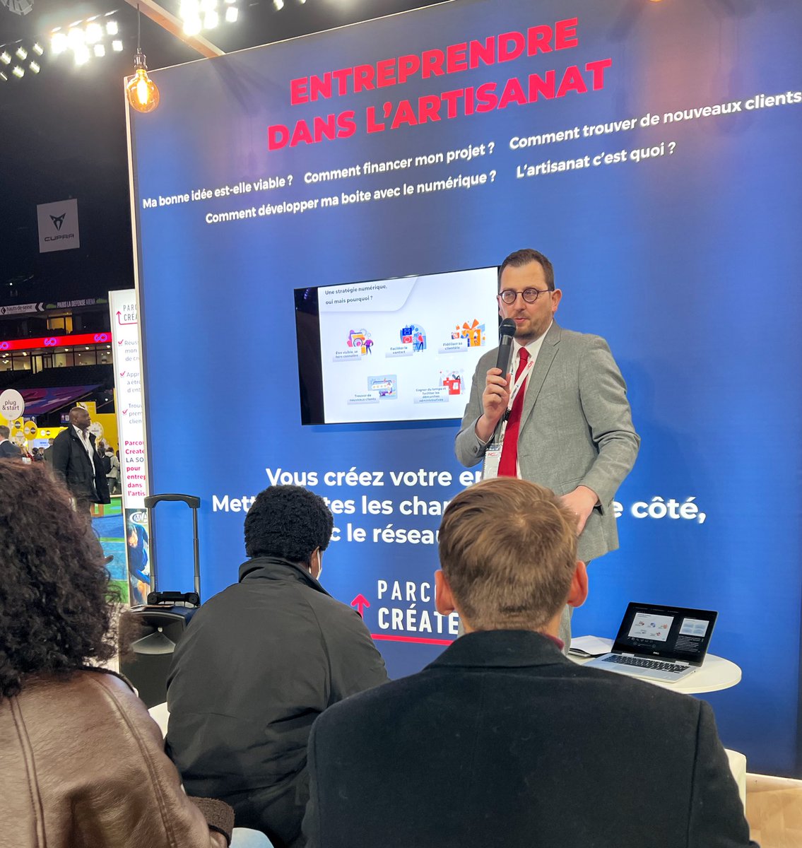 CMAFrance_'s tweet photo. #GoEntrepreneurs Anticiper sa stratégie numérique, les outils pour financer sa création d’entreprise, entreprendre durablement… les visiteurs sont au rendez-vous pour les conférences 🗣 organisées sur le stand #CMA au salon @Goentrepreneurs
📍Stand C37 #artisanat https://t.co/NCOC1mTbNq