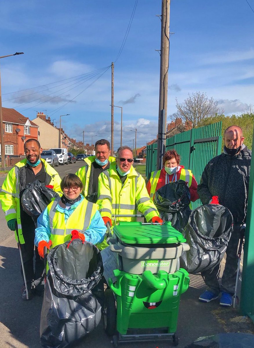 DayDoncaster's tweet photo. Rossington SMILE have made a productive start to the #GreatBritishSpringClean today with 12 bags of litter collected locally. We take pride in our community and look after our wellbeing - we walked 1.35 miles in the spring sunshine!! #GreenerCleaner #ActiveApril https://t.co/E0Y9HrYfkR