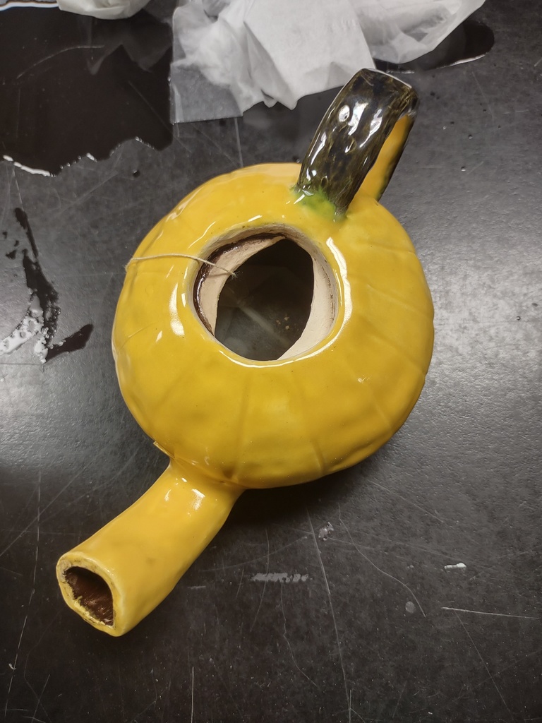 SDOAthensWI's tweet photo. We made teapots in 3D Studio.  The students got to make tea during class today.  Many enjoyed the hot drink in their own teacups they had an option to make as well! https://t.co/rdqfHhWNca