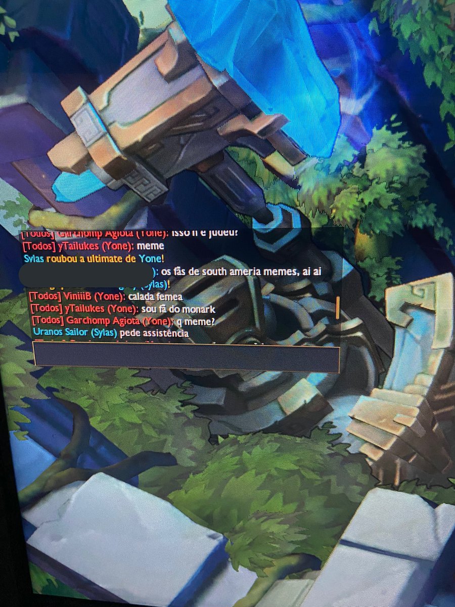 Quem puder denunciar, por favor.