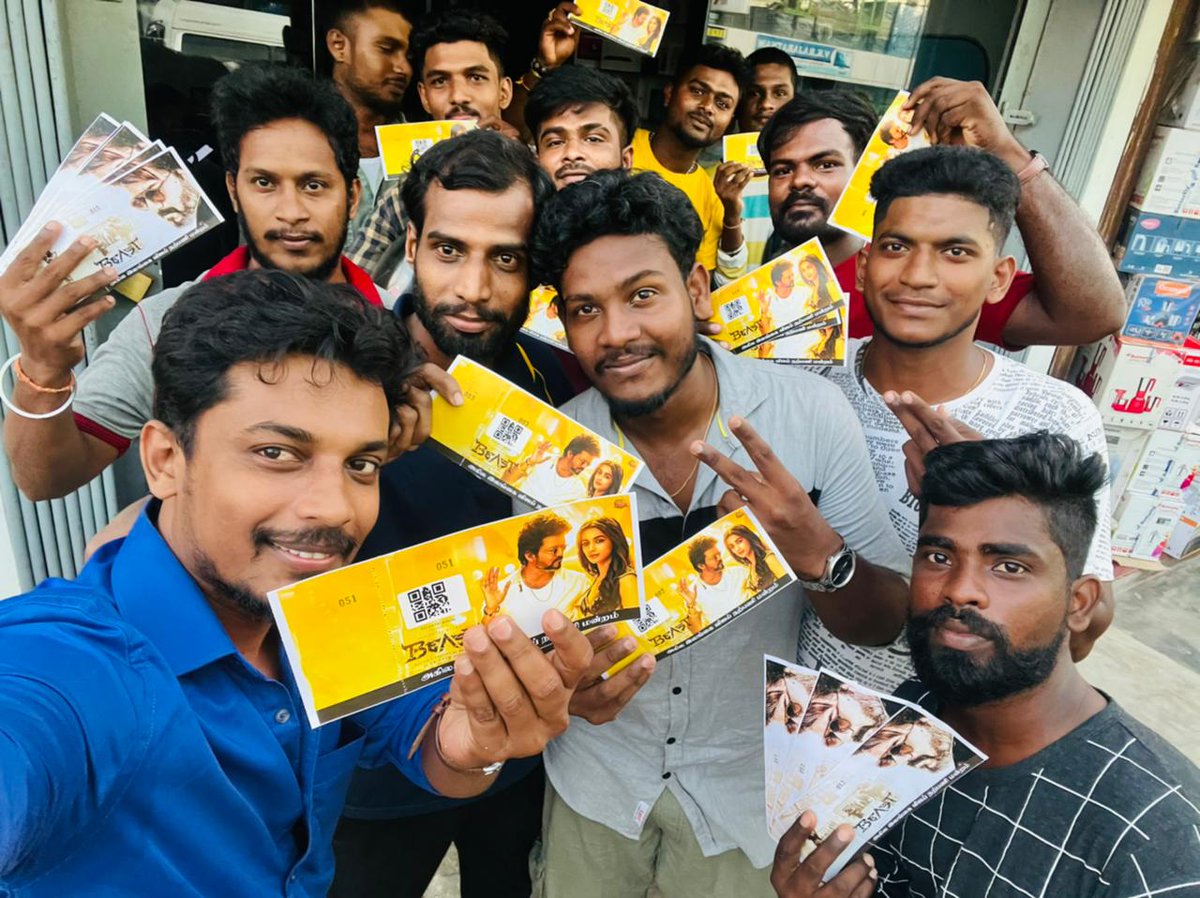 shanvj_18's tweet photo. Get Ready Folks....
Thalaivar aattam from April 13💥🔥💥
#Beast 
எவன் வந்தாலும் கெத்த காட்டனும் டா...
 அகில இலங்கை தளபதி ரசிகர்கள்
#jaffna #beast #fristshow #BeastTeaser #BeastFromApril13th #BeastModeON https://t.co/KGyMHd5qWy