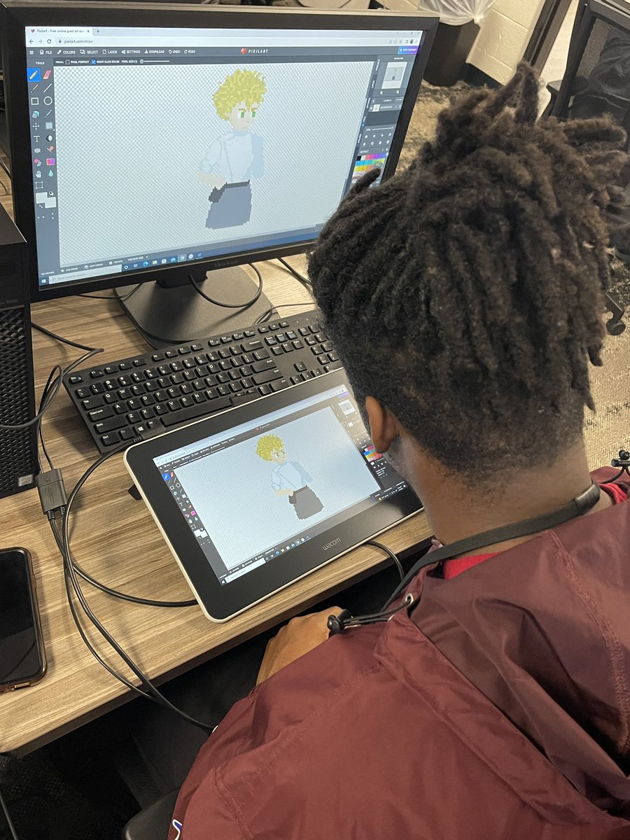 misdmile's tweet photo. Thanks to a Innovative Teaching grant, students are using their Wacom tablets to draw &amp; create sprites and assets in Video Game Design. Congratulations again to Mr. Hall &amp; Mr. Pettijohn. And THANK YOU to @MISDEdFound for supporting Ss &amp; Ts in the classroom! #misdproud #misdmile https://t.co/jxMvxGPCr9