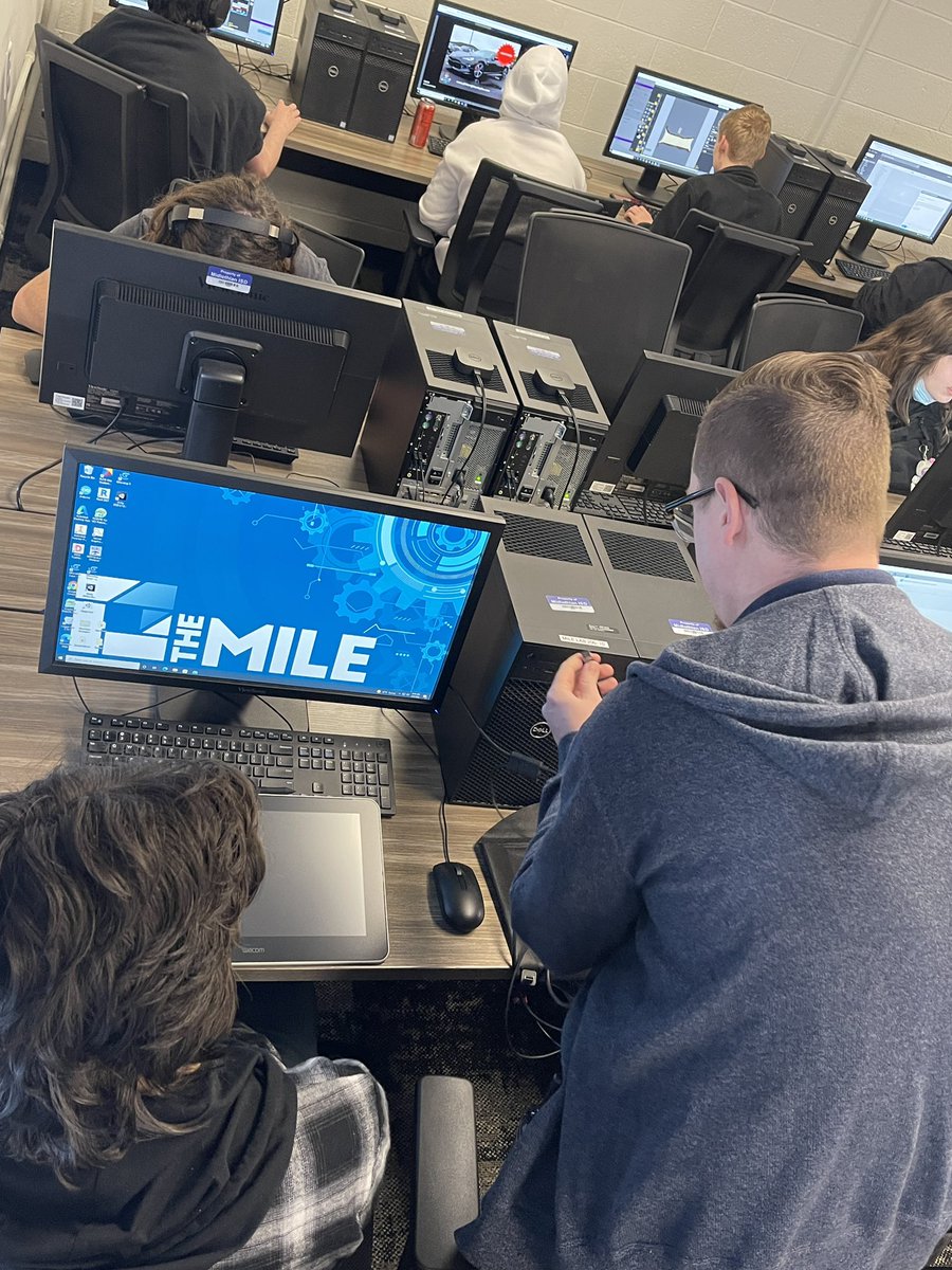 misdmile's tweet photo. Thanks to a Innovative Teaching grant, students are using their Wacom tablets to draw &amp; create sprites and assets in Video Game Design. Congratulations again to Mr. Hall &amp; Mr. Pettijohn. And THANK YOU to @MISDEdFound for supporting Ss &amp; Ts in the classroom! #misdproud #misdmile https://t.co/jxMvxGPCr9