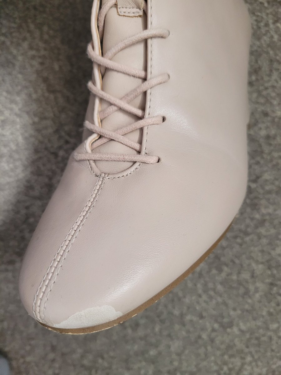 SallyHunt88's tweet photo. @marksandspencer I have worn these boots twice and the 'leather' is coming away. What do you suggest? https://t.co/Xg14SXyC3W