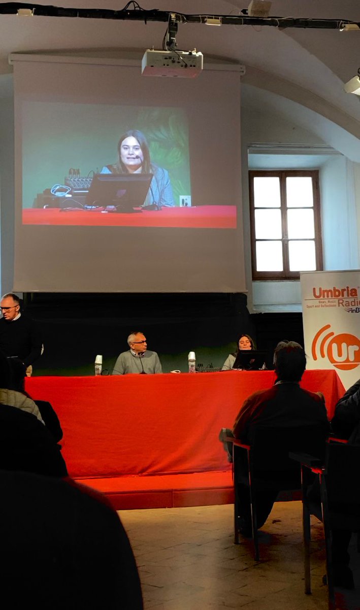 LSiringa's tweet photo. Oggi abbiamo ascoltato conferenze, incontrato i ragazzi di altre redazioni studentesche, intervistato giornalisti del calibro di @chiaraalbanese e persino partecipato ad un interessantissimo Kahoot! Insomma, bilancio di questa prima giornata di #IJF22: 🔝🔝🔝 @journalismfest https://t.co/yCSVepO69C
