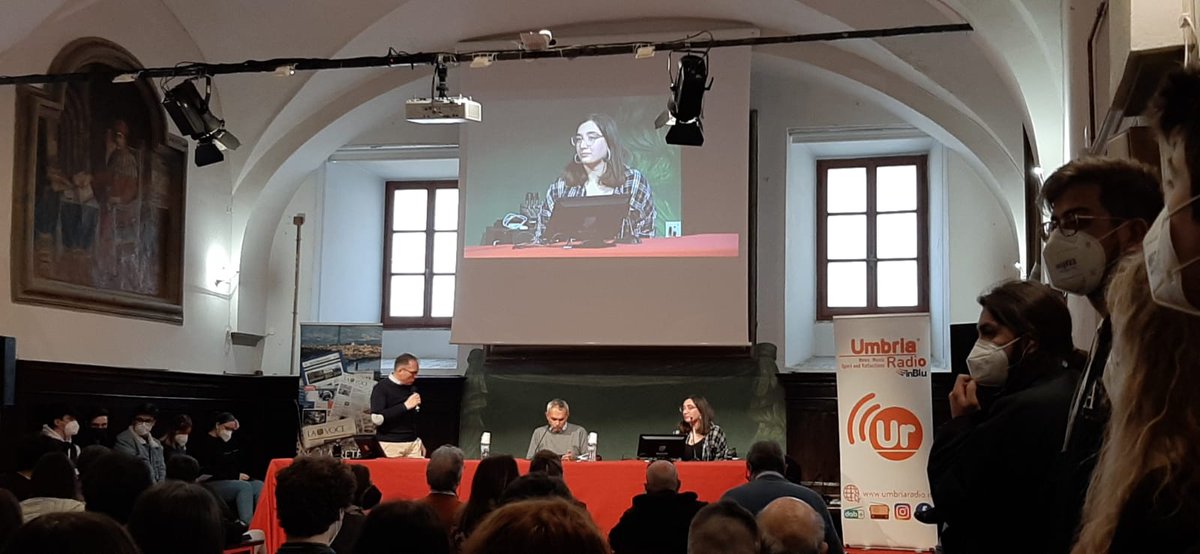 LSiringa's tweet photo. Oggi abbiamo ascoltato conferenze, incontrato i ragazzi di altre redazioni studentesche, intervistato giornalisti del calibro di @chiaraalbanese e persino partecipato ad un interessantissimo Kahoot! Insomma, bilancio di questa prima giornata di #IJF22: 🔝🔝🔝 @journalismfest https://t.co/yCSVepO69C