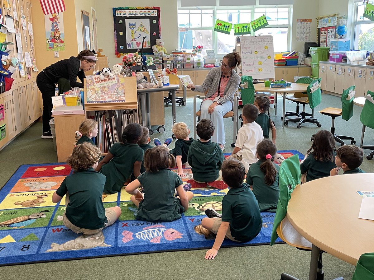PineCrestLower's tweet photo. #PCPreK story time let’s imaginations wander! #PCReading https://t.co/zey259jnId