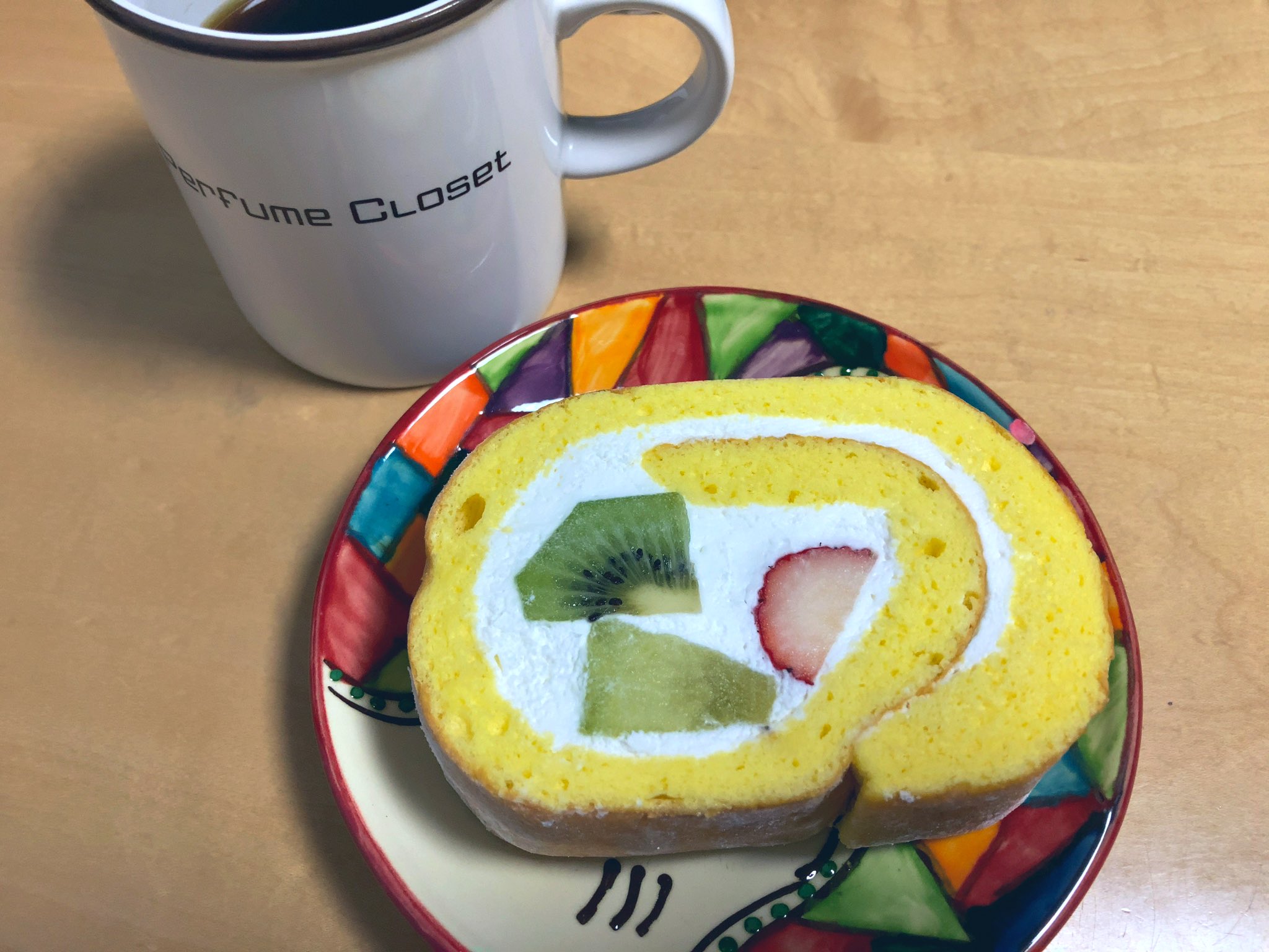 伊藤fds 丸太町で見つけたロールケーキ専門の小さなケーキ屋さん はなさき菓子店 めっちゃうまい 土台となるスポンジとクリームがめっちゃうまい そしてメロンが嬉しい T Co 4dn9gpbrzx Twitter 伊藤fds 丸太町で見つけたロールケーキ専門の小さなケーキ屋さん はなさき菓子店 めっちゃうまい 土台となるスポンジとクリームがめっちゃうまい そしてメロンが嬉しい T Co 4dn9gpbrzx Twitter