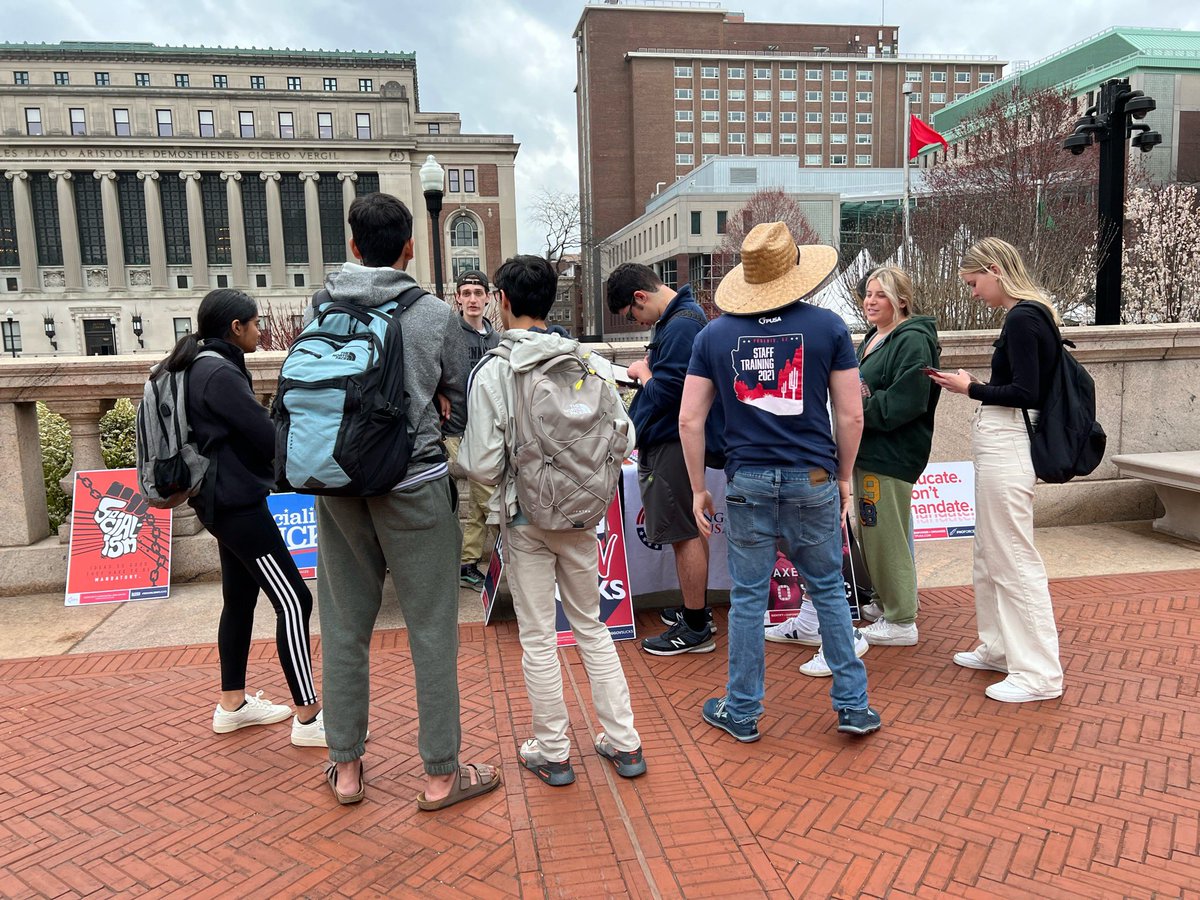 emilytalento's tweet photo. Columbia University students showed up! https://t.co/qgH6tFTSRr