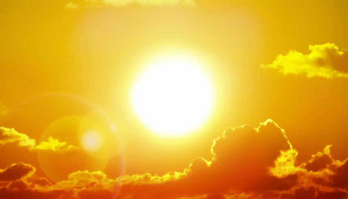 jonathan_nanet's tweet photo. nao  recomendo  olhar  para  o  sol,  machuca  muito https://t.co/BFeEpz9CPM