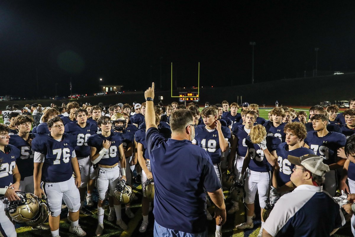 CoachComm's tweet photo. Happy #NationalStudentAthleteDay!
From headset systems to practice systems like #TempoGO and our coach-to-player comms, we provide the very best so the hard work that student-athletes put in is noticed by all on game day.
PC: @Todkispolish & @BriarwoodFTBLL
#ForOurCustomers https://t.co/qrn5mvIqx7