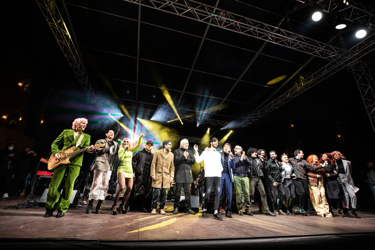 Eravamo davvero in tanti. Grazie a tutty, è stato una meraviglia. Continuate a donare al 45533 e per chi non c'era domani sarà possibile rivedere e riascolare su <a href="/RaiTre/">Rai3</a> e <a href="/RaiRadio2/">Rai Radio2</a> #ToccaANoi