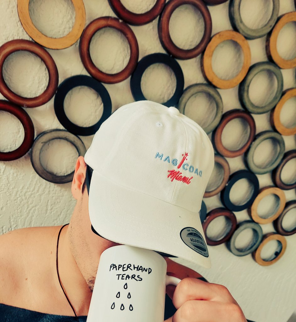 StCasanova's tweet photo. GM, @MagicEden & @TheMagicDAO.
Crispy clean hats to collect the #paperhand #Tears #SolMiami https://t.co/7f39ichc3W