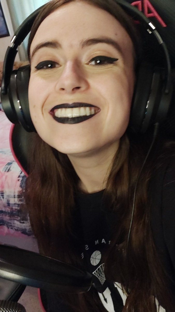 clo_withtheflow's tweet image. Going live with more #JediFallenOrder! twitch.tv/clo_withtheflow 
#starwars #twitchstreamer #smallstreamer