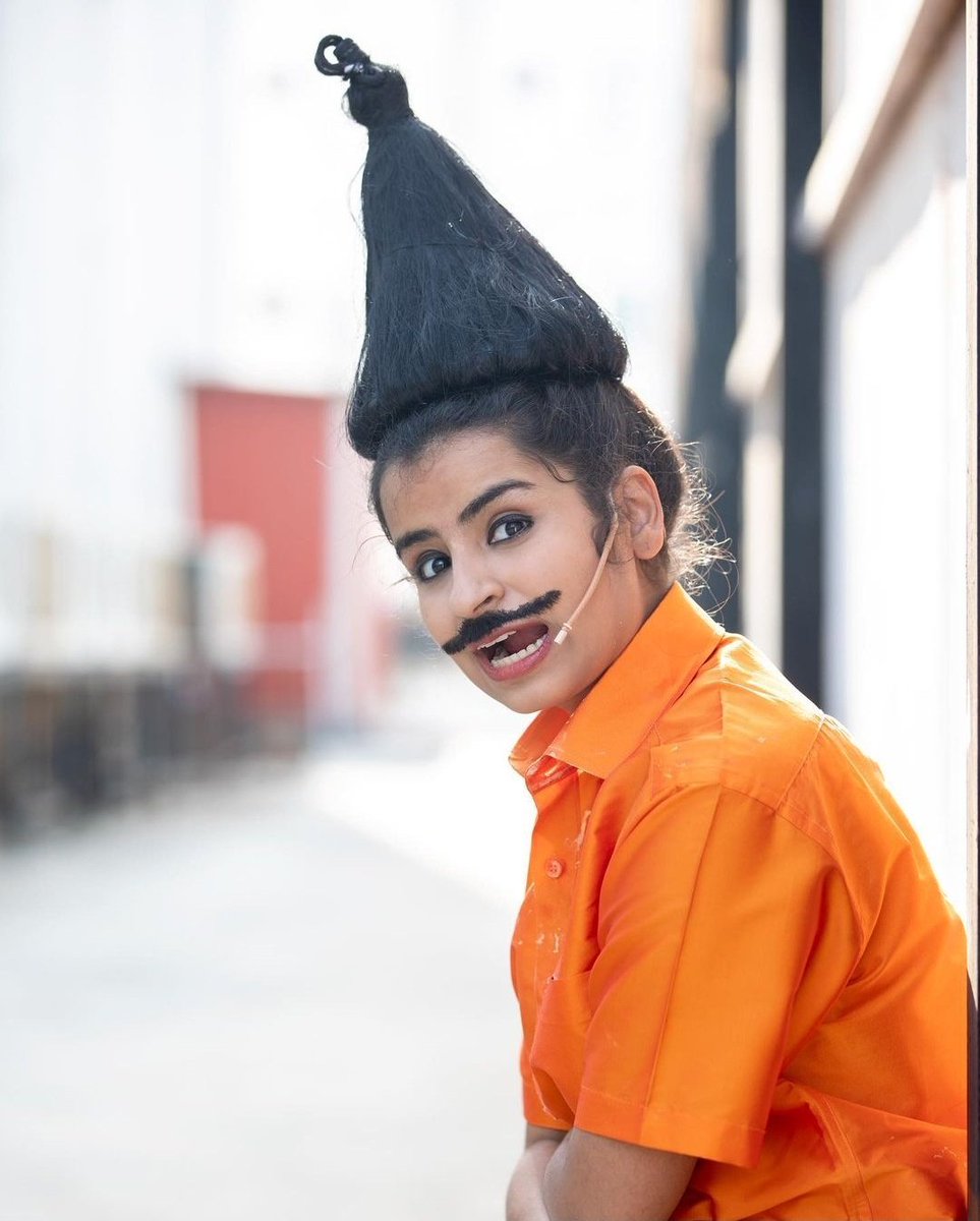 amaya_krishnan's tweet photo. Oh it's just @sivaangi_k pulling off all types of looks just like that!
From being #Maada to being #Sivaangi, she has beautifully carried herself throughout in the roles she performed!
#Maada can be funny
#Virumandi can be rogue
#Tara can be chirpy, but
#Sivaangi is everything ♥️ https://t.co/wldzk2Sho2