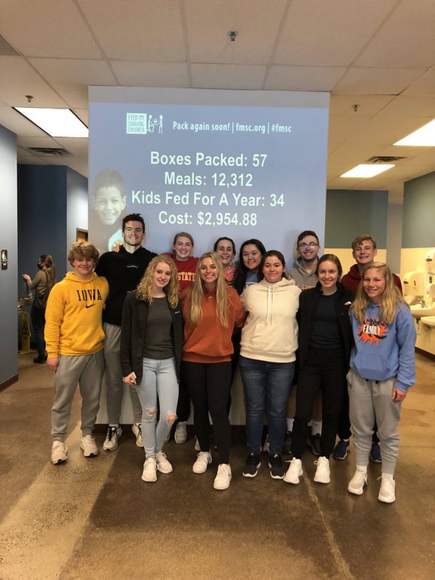 DanaBecker's tweet photo. Senior National Honor Society students at @MNWCougars helped @fmsc_org recently 

https://t.co/FKdKI4PPsc https://t.co/xLbHgzQV61