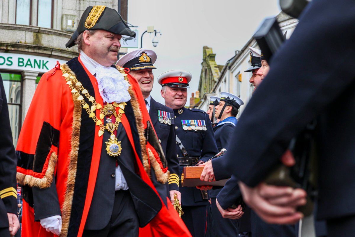 JoryMundy's tweet photo. The Parade was moved to April to celebrate @RNASCuldrose 75 anniversary which also saw a flypast of a Merlin which are stationed in Helston. #helston #cornwall #kernow #rnasculdrose #freedomofhelston #HMSseahawk #merlin https://t.co/e80edXRwAc