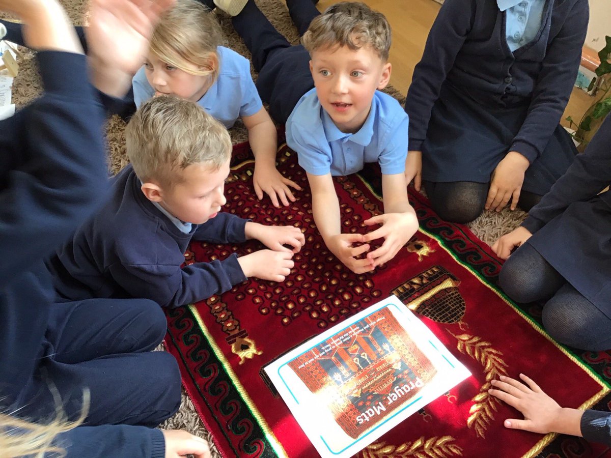 Monnow_Primary's tweet image. This afternoon, #DosbarthOpal discussed what Easter means to them, and other special celebrations within Christianity and Islam. We looked at the similarities and differences and were even lucky enough to look at some artefacts. We were very respectful. @EAS_Humanities