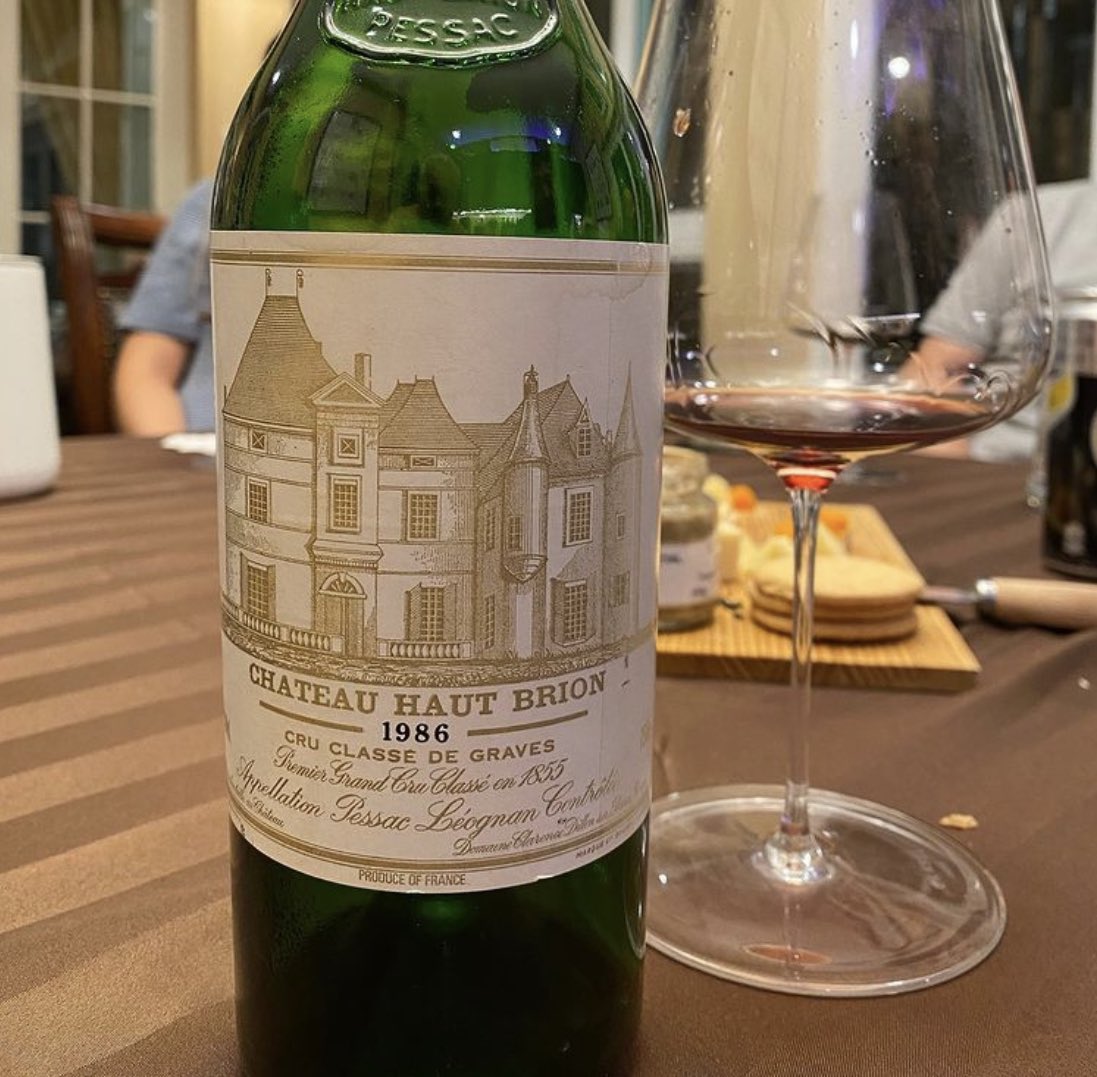 ClassicRoy's tweet photo. #Tuesdaynight #cheers #winelovers #follo4folloback https://t.co/nfuMVegtDK
