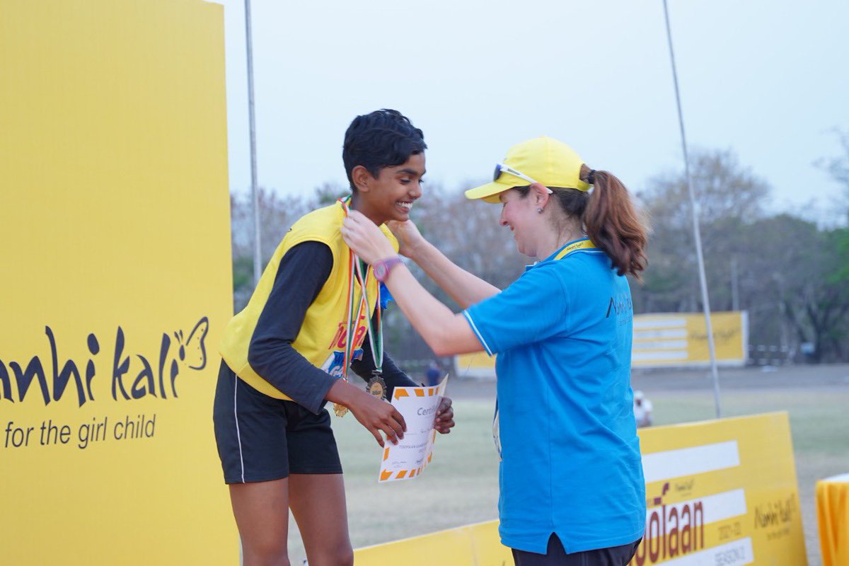 manoj_naandi's tweet photo. These two - Global Sports Ambassadors & Coaches @PaolaVirginiaG4 & @gnwLisa tells me me this @NanhiKali who ran 50M under 8 seconds in #ToofanGames is an Olympic Medal prospect!
Grateful to ๐ @bhogleharsha for offering your support based on tweet by @anandmahindra on this. https://t.co/KyLy9Es70o