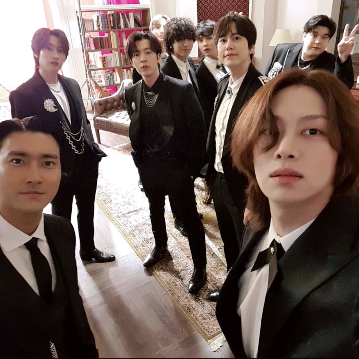 heechullixx's tweet photo. "I’ve met a lot of people so far. But in the end, Super Junior members are the only people I can say are my friend" - Heechul, 2018 https://t.co/sdyjA1qyfI