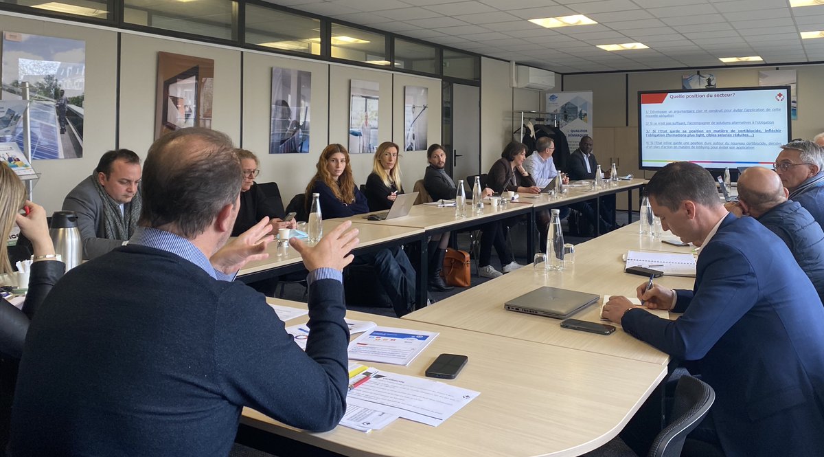 FedeProprete's tweet photo. La @FedeProprete réunit les fournisseurs du secteur de la #Propreté et de l' #Hygiene ! Au programme : dispositifs de branche, Semaine des métiers de la propreté (20 au 25 juin) et projets communs et innovations sectorielles. Merci pour leur présence ! https://t.co/kYORMA0XkC