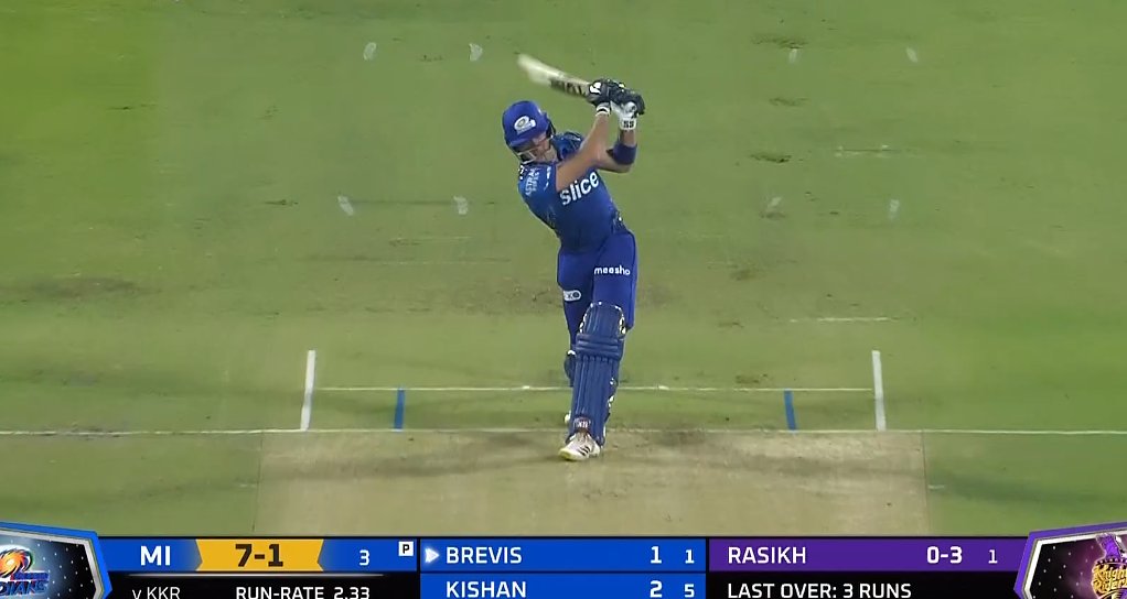 Cricketracker's tweet photo. Welcome to #IPL Brevis💗

📸: Disney+Hotstar https://t.co/wITdRRQxNR