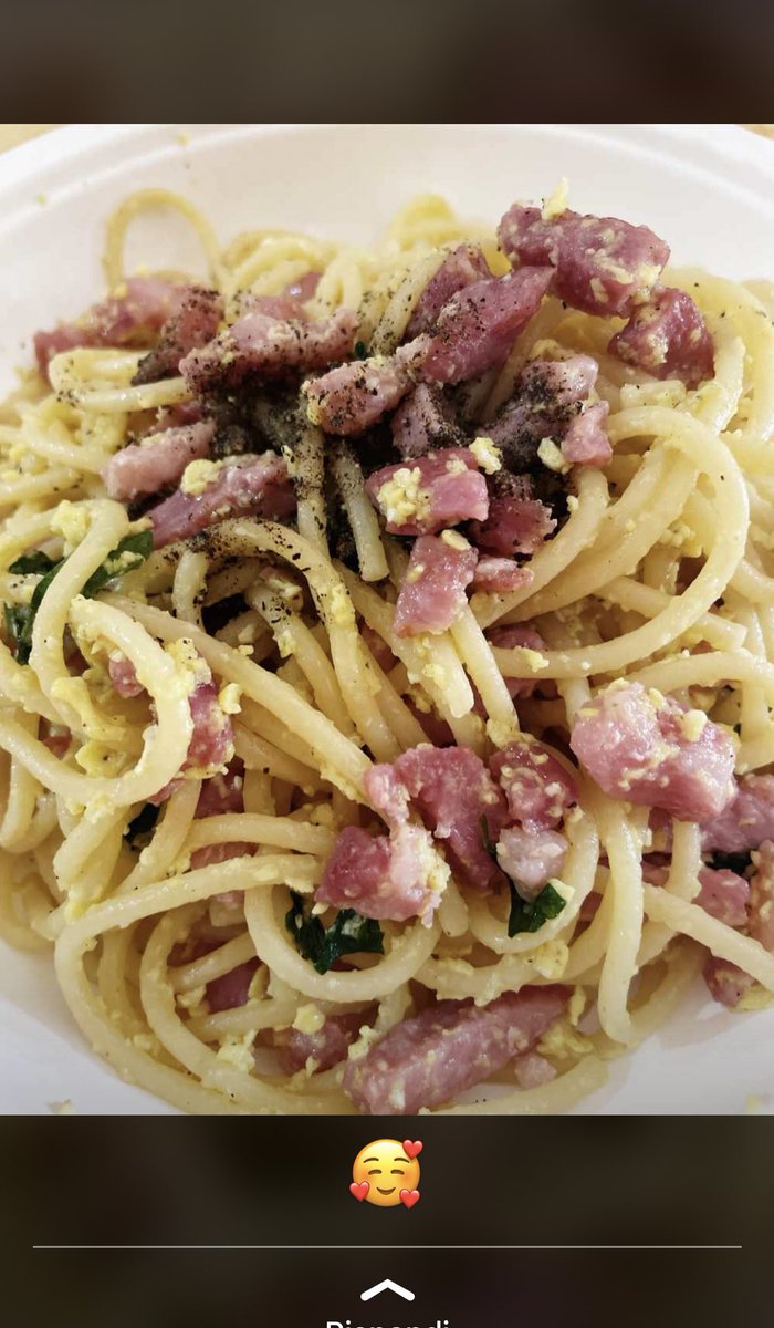 eliisalarocca's tweet photo. I miei contatti che pubblicano queste robe COME OSATE #CarbonaraDay https://t.co/gNsqoU7KQ6
