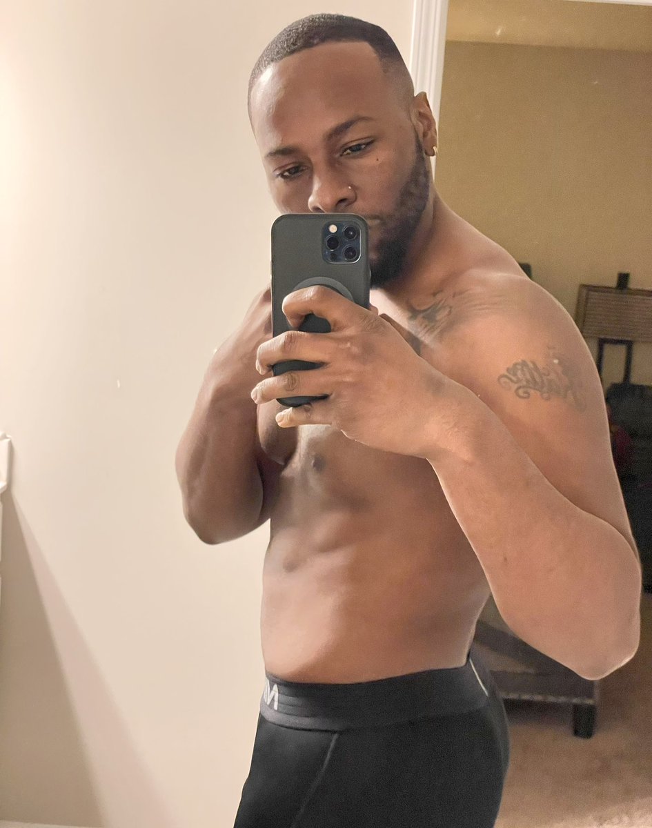 ConfidentEgo's tweet photo. BIG J.Bae! 💪🏾💪🏾 #HumpDay #ImBae https://t.co/AMU1KMXB7F