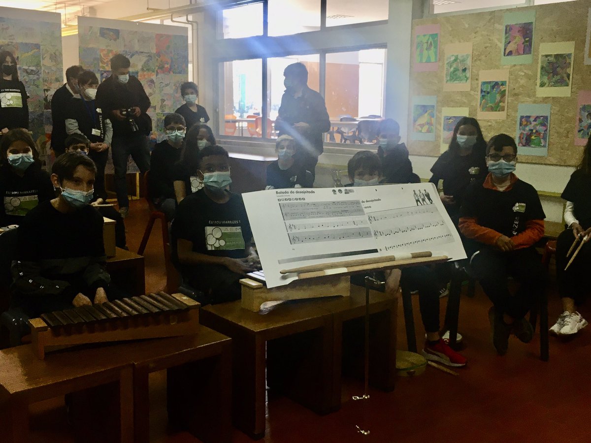 Educacao_PT's tweet photo. Ministro João Costa e SE Educação, António Leite, celebram a #multiculturalidade no Agrupamento de #Escolas de Marrazes, Leiria. Debatem também com diretores as medidas de acolhimento de alunos refugiados no âmbito do Roteiro da #Educação de Leiria. https://t.co/CGpmGcz77c