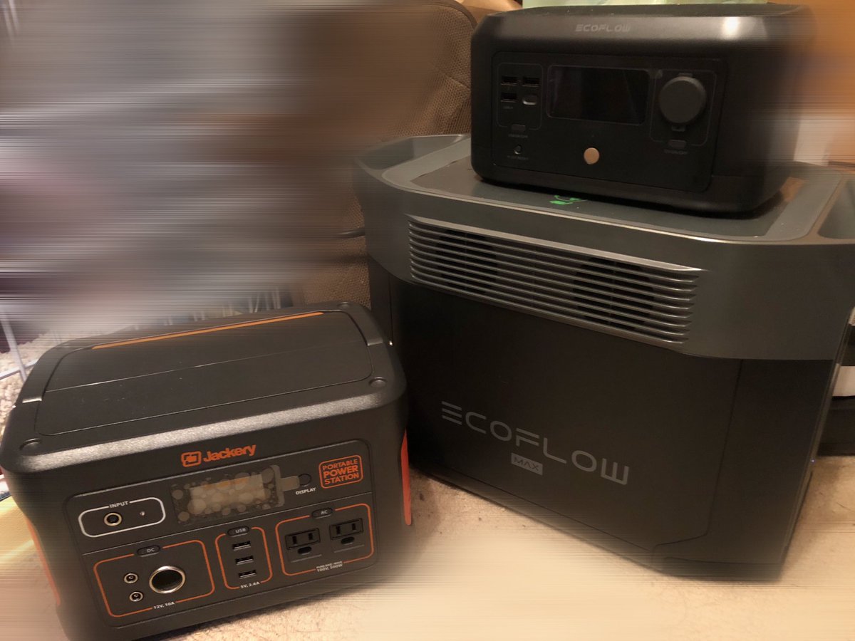 bluewater701's tweet image. 大中小 揃った👏👏👏👏
小は大のオマケで貰ったよ😉
中の容量が、災害時に心許なくて買った大だけど、ちと重い😓 
22kg…気合いいれなきゃ腰やられるヤツ笑 

#EcoFlowDELTAmax
#Jackery700
#EcoFlowRIVERmini