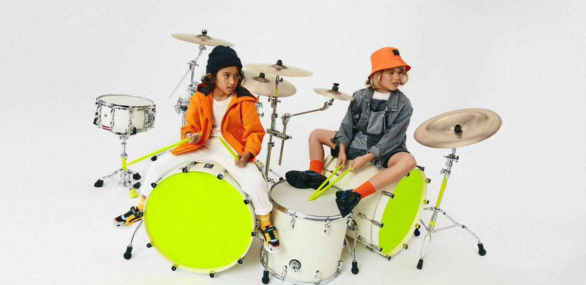 CCCGroup_News's tweet photo. #JustForFun! Music, spontaneity and joy are the key elements of the newest #CCC campaign for kids! Check out the sneakers for the whole family from top sports brands: #Sprandi, #Champion, @Reebok, @Puma, #Skechers, #Asics, @Diadoraofficial and #Fila! https://t.co/dfCxxnnr4t