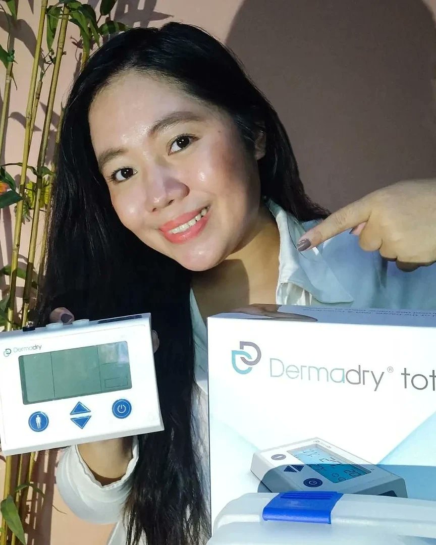 dermadry's tweet photo. One month update &amp; review by MJ @itsmjsanpedro! 🙌 Here's what she had to say:

 "Today marks my first month of using the 𝘼𝙣𝙩𝙞-��𝙬𝙚𝙖𝙩 𝘿𝙚𝙫𝙞𝙘𝙚 called #Dermadry Total." https://t.co/Qh1yOAuSTR