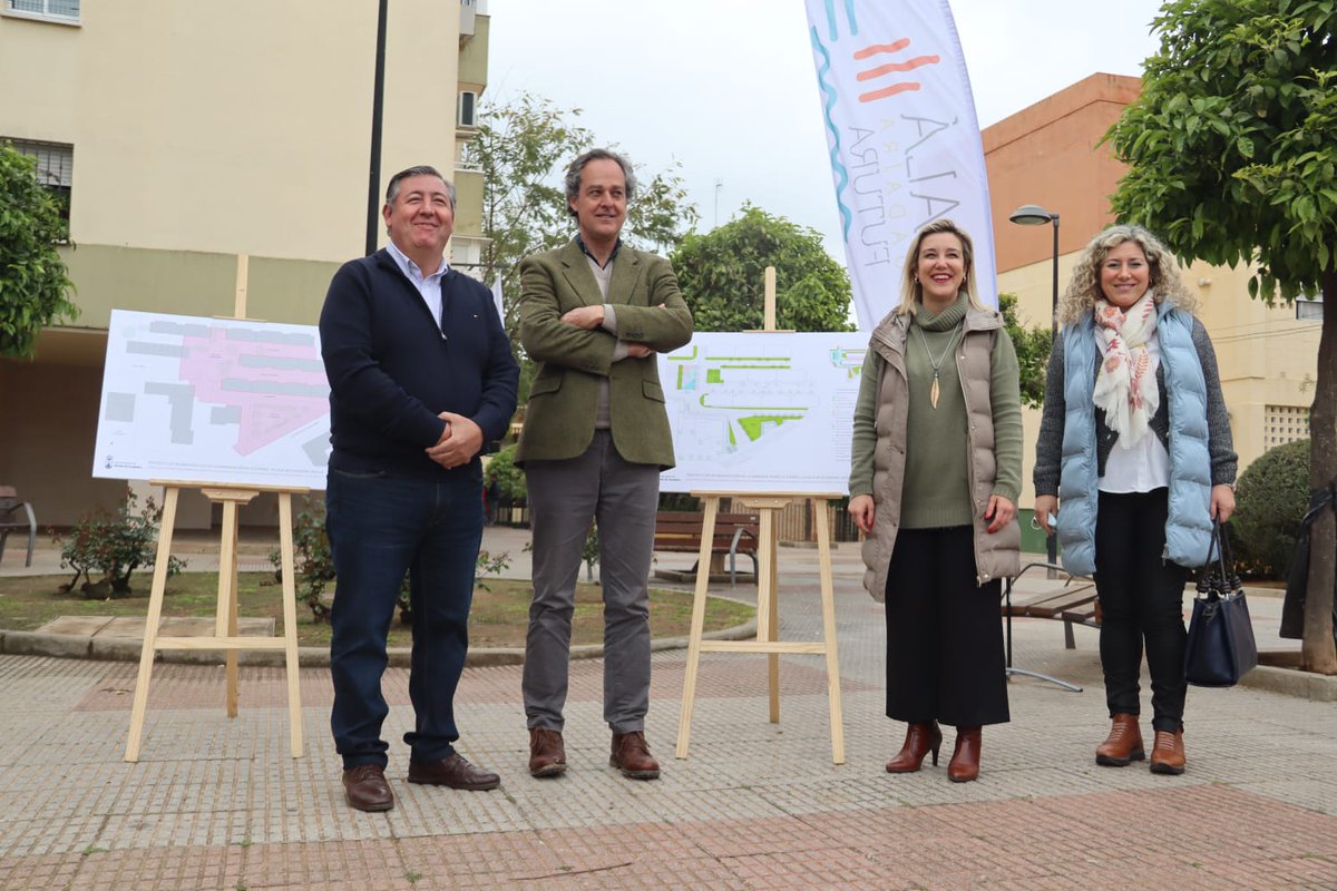 anaisabel_jc's tweet photo. En el “Alcalá, barrio a barrio” de esta semana hemos visitado la Barriada Pedro Gutiérrez, un lugar muy especial para mí,vamos a transformar la fisonomía del barrio para convertirlo en un espacio más amable, ajardinado, plenamente accesible para la @AlcalaFutura
#AlcaláDeGuadaíra https://t.co/whUKXYeSaE