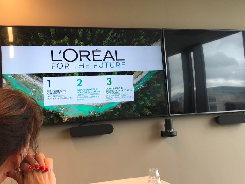 marjaruigrok's tweet photo. Werkbezoek aan @LOrealGroupe in Hoofddorp. Doordrenkt van #duurzaamheid #cradletocradle #zonnepanelen #verticaletuin #bewustzijn @Park2020NL Weetje: eerste product was haarverf (logisch) gemaakt in de keuken van de oprichter in 1909 π https://t.co/zJPSb095MA
