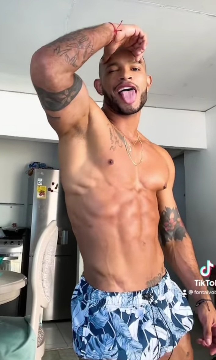 Jasonmo25442807's tweet photo. Uff que hermoso colombiano. https://t.co/CnDv43uA4s